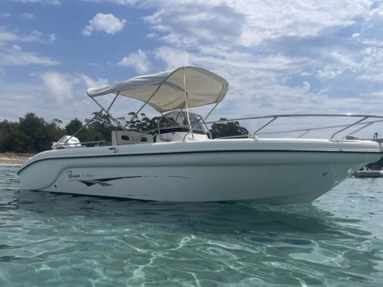 Yacht charter Hyères - Ranieri Voyager 22 on SamBoat