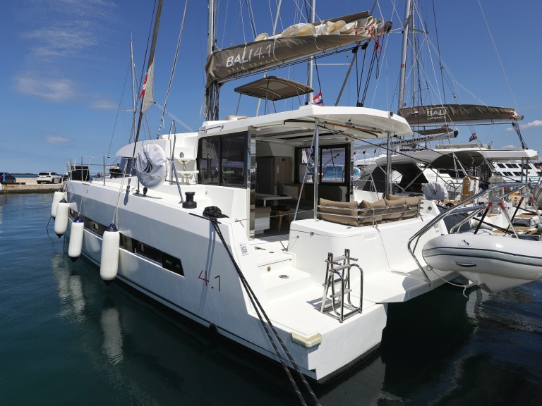 Charter a Bali Bali 4.1 in Biograd na Moru on Samboat