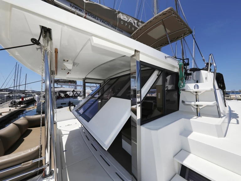 Hire Catamaran Bali with a boat licence