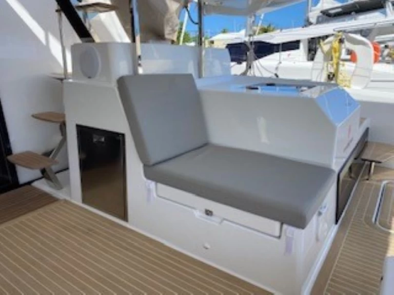 Charter a Fountaine Pajot Tanna 47 in Frenchtown on Samboat