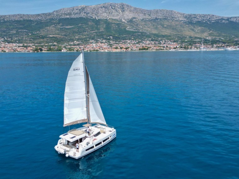 Yacht hire Kaštela cheap Bali Catspace Voile
