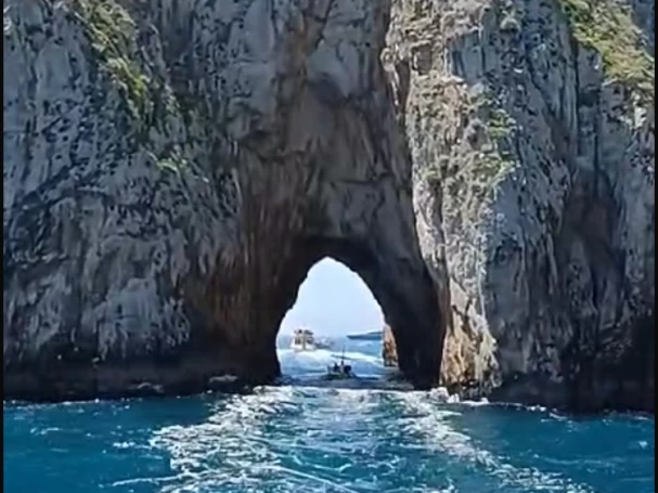 Yacht charter Castellammare di Stabia - Azimut Az 34 on SamBoat