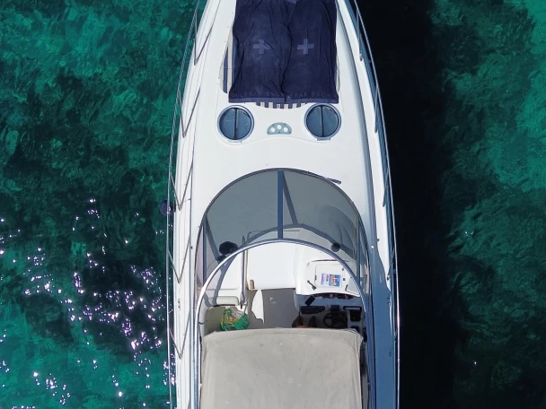 Hire Motorboat Cranchi with a boat licence