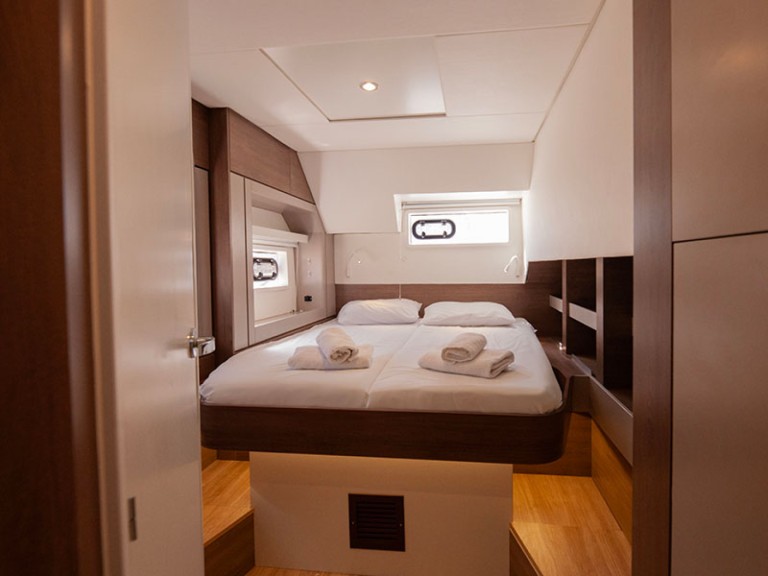 Charter a Bali Bali 4.6 in Tourlos on Samboat