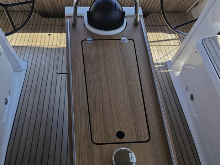 Sailboat hire in Punat - Bavaria Cruiser 46