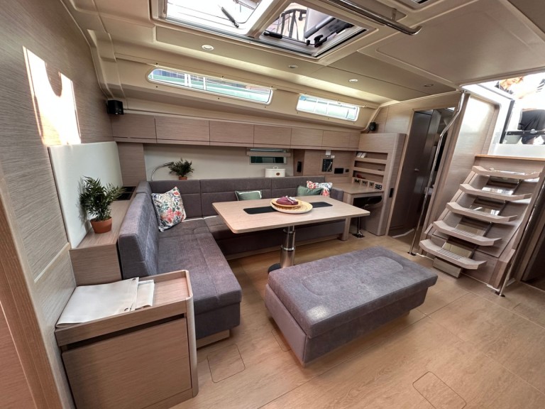 Hire Sailboat Hanse with a boat licence