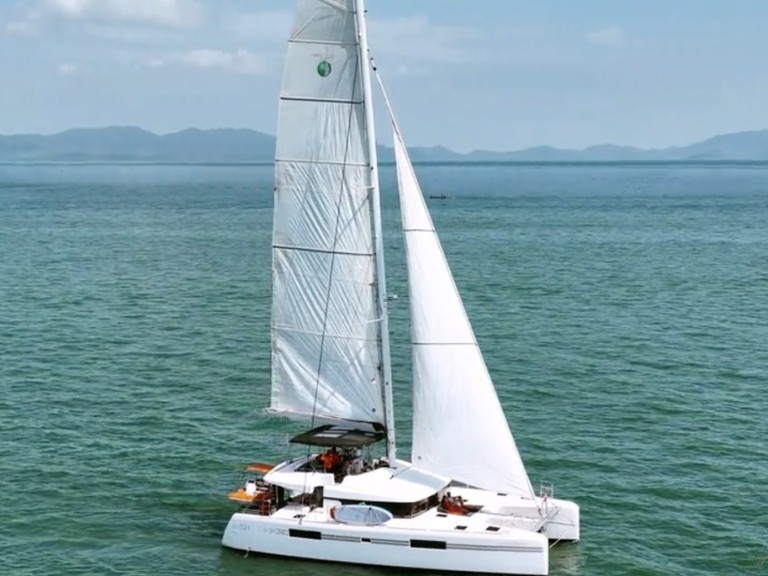 Yacht charter Mai Khao - Lagoon Lagoon 52 F on SamBoat