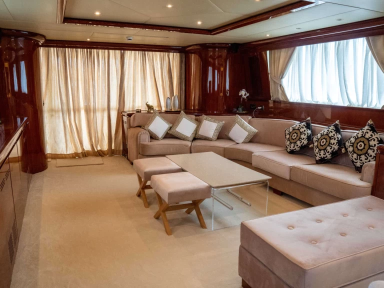 Hire a Falcon FALCON ISLAND Piraeus