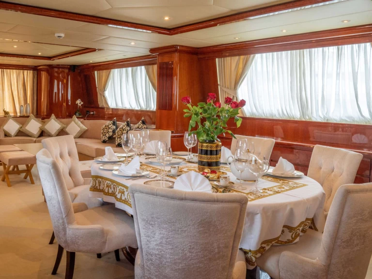 Charter a Falcon FALCON ISLAND in Piraeus on Samboat