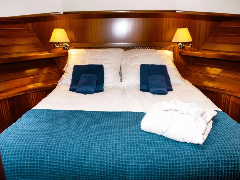 Yacht charter Nassau - Menorquin Buccara XV on SamBoat