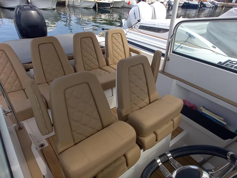 Hire Motorboat with or without skipper Pacific Craft Sainte-Maxime