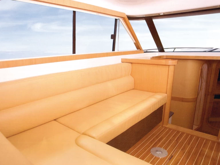 Hire Motorboat FEATON with a boat licence