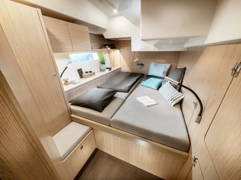 Sailboat to hire Pula at the best price