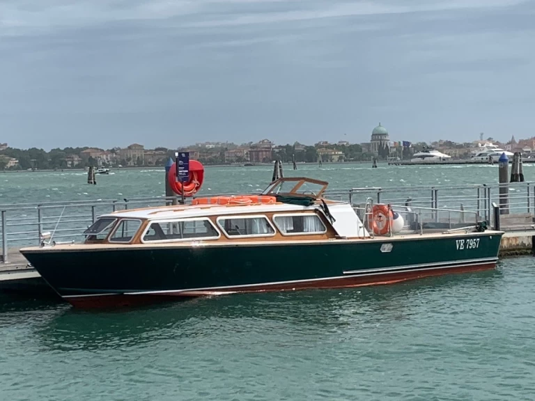 Yacht hire Venice cheap vizianello