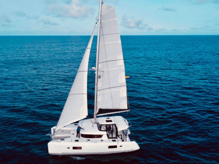 Catamaran to hire Šibenik at the best price
