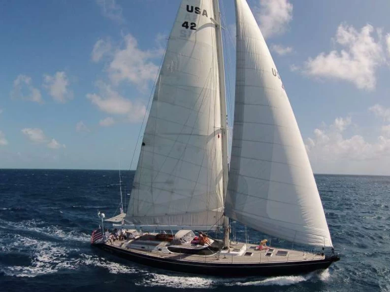 Luxury Yacht to hire Saint Thomas Island at the best price