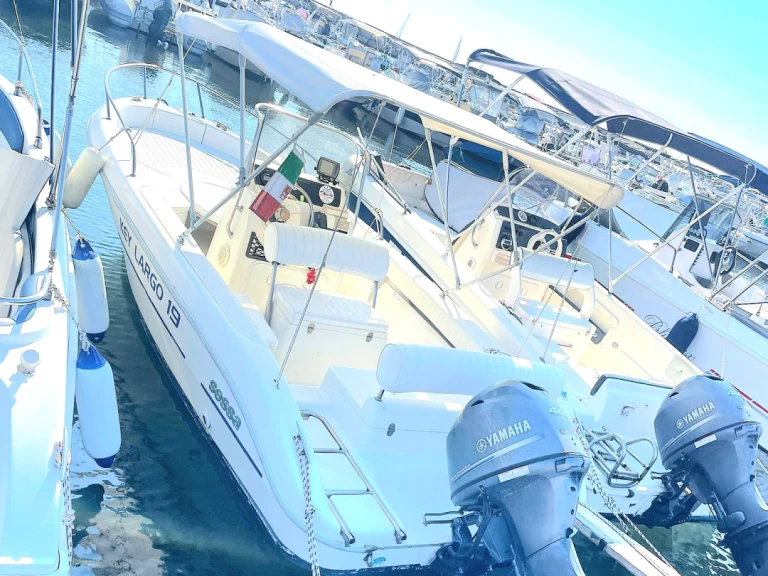Yacht hire La Spezia cheap Key Largo 19