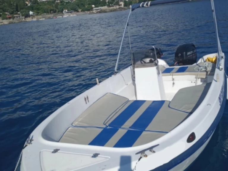 Hire a Poseidon 5.10  Palaiokastrítsa