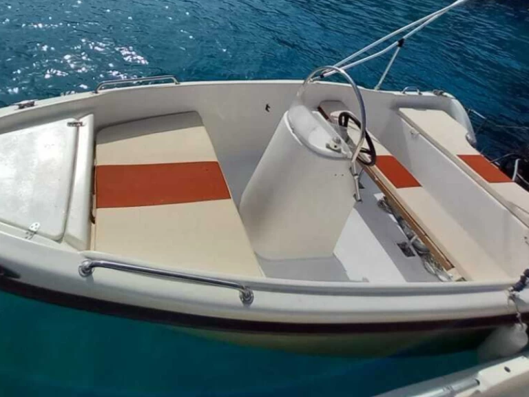 Charter a Stagmar   470  in Palaiokastrítsa on Samboat