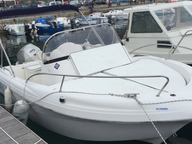 Motorboat to hire Portvendres at the best price