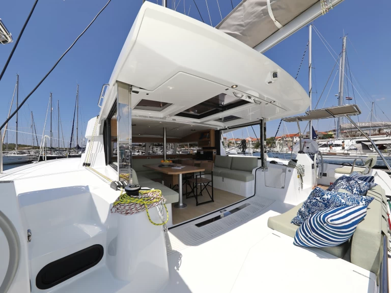 Catamaran to hire Šibenik at the best price