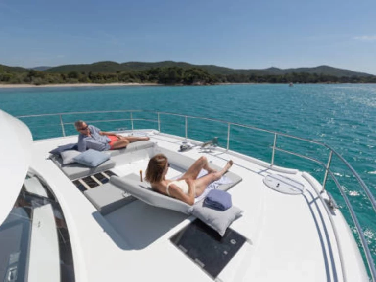 Yacht hire Frenchtown cheap Fountaine Pajot MY6