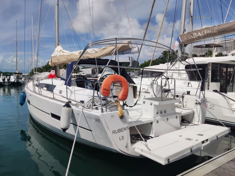 Charter a Dufour Dufour 500 Grand Large in Anse Marcel on Samboat