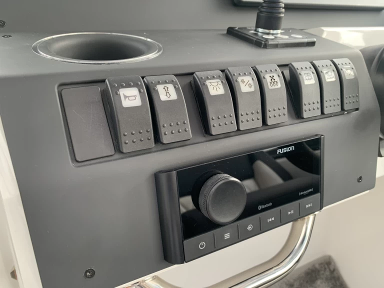 Grandezza Grandezza 28 OC charter bareboat or skippered in  Trogir