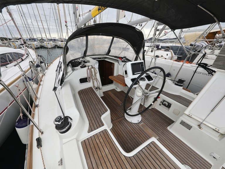 Yacht charter Šibenik - Bénéteau Oceanis 34 on SamBoat