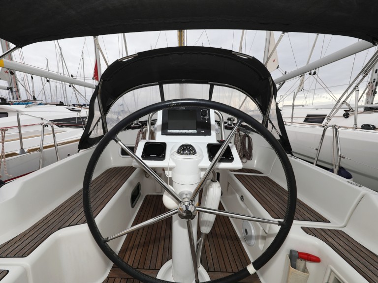 Hire Sailboat Bénéteau with a boat licence