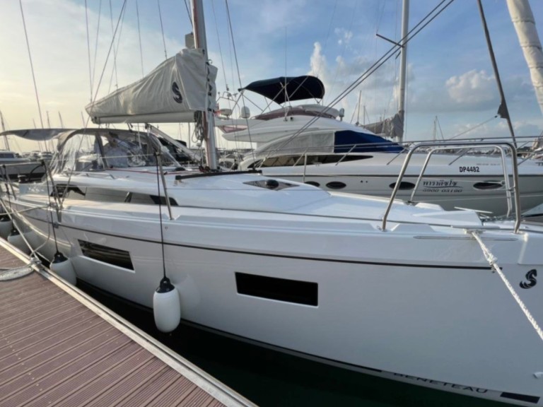 Hire a Bénéteau Oceanis 34.1 Ko Samui (Koh Samui)