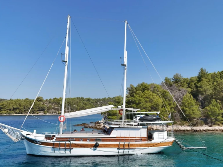 Charter a Traditional 82 in Split on Samboat