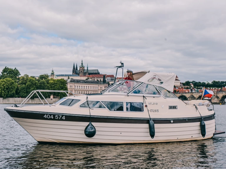 Charter a Joda 7500 in Prague on Samboat