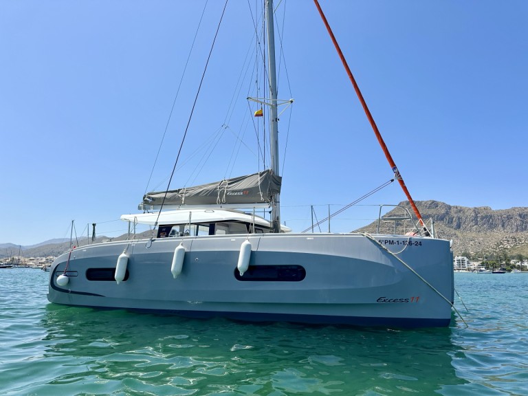 Hire Catamaran Excess with a boat licence