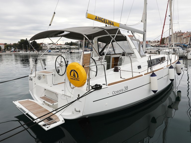 Hire a Bénéteau Oceanis 38 Biograd na Moru