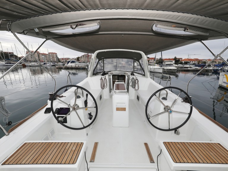 Hire Sailboat with or without skipper Bénéteau Biograd na Moru