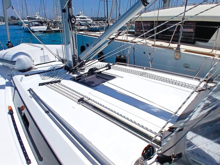 Sailboat hire in Lefkáda - Bavaria Bavaria C38