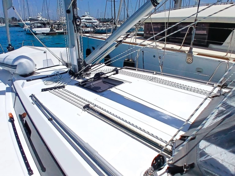 Sailboat hire in Lefkáda - Bavaria Bavaria C38