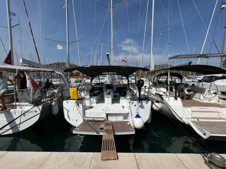 Sailboat hire in Marina (City) - Jeanneau Sun Odyssey 440