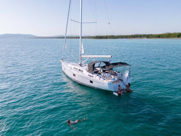 Charter a Hanse Hanse 508 in Seget Donji on Samboat