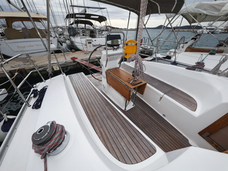 Hire Sailboat Bavaria with a boat licence