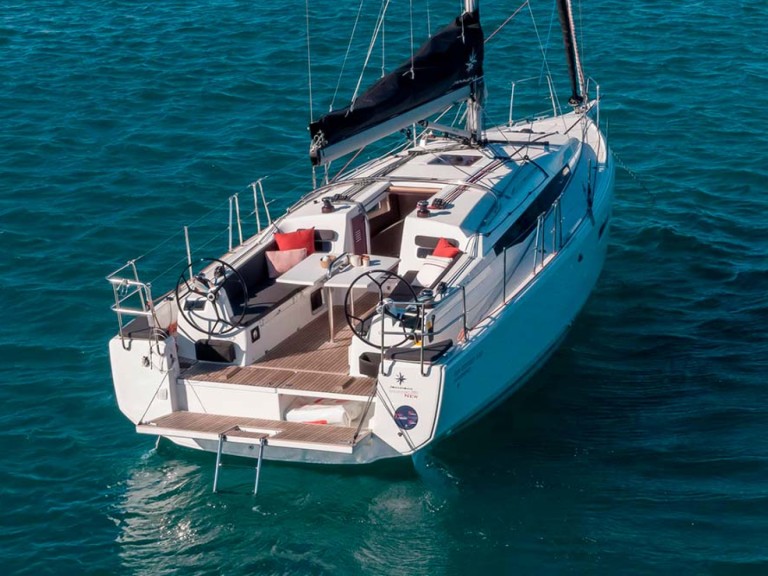 Hire Sailboat with or without skipper Jeanneau Palamós