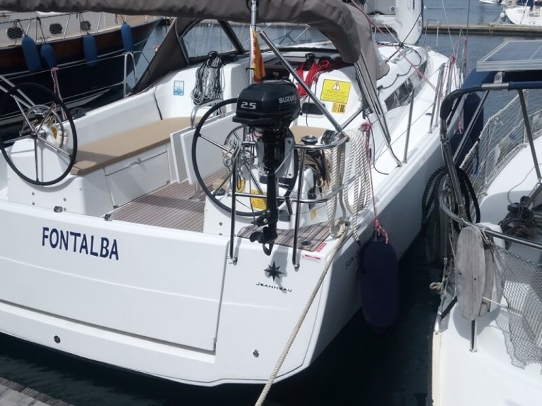 Hire a Jeanneau Sun Odyssey 380 Palamós