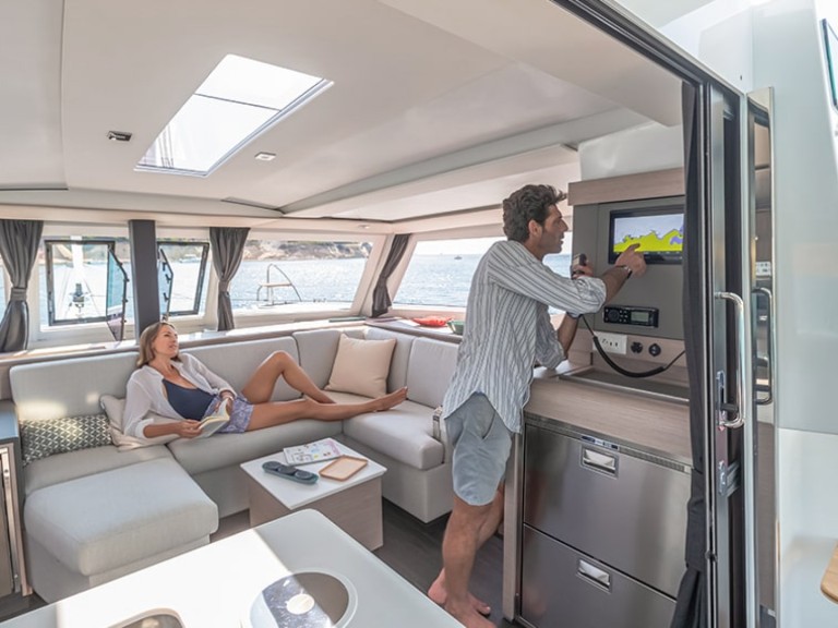 Yacht hire Le Marin cheap Isla 40