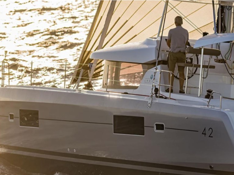 Yacht hire Lefkáda cheap Lagoon 42