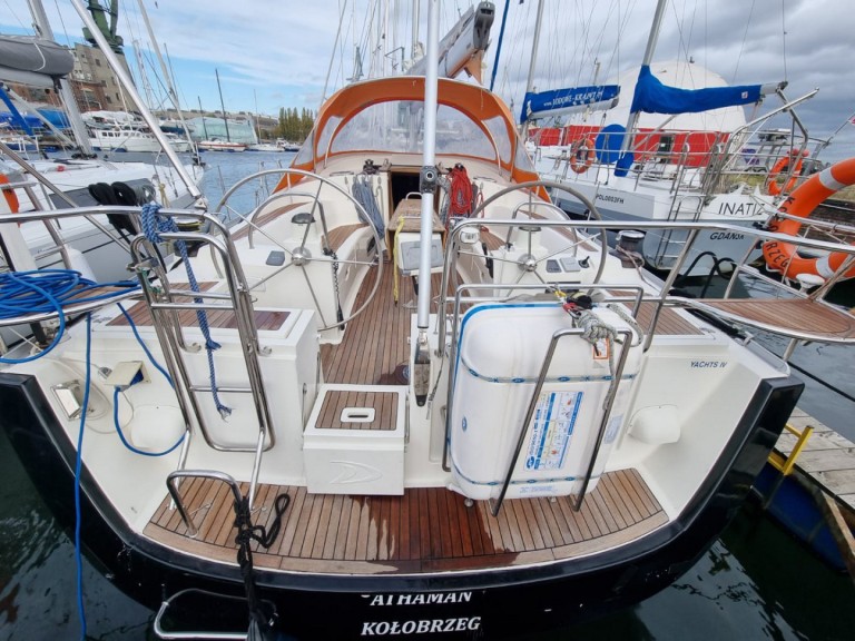 Sailboat hire in Stockholm - Delphia Delphia 47