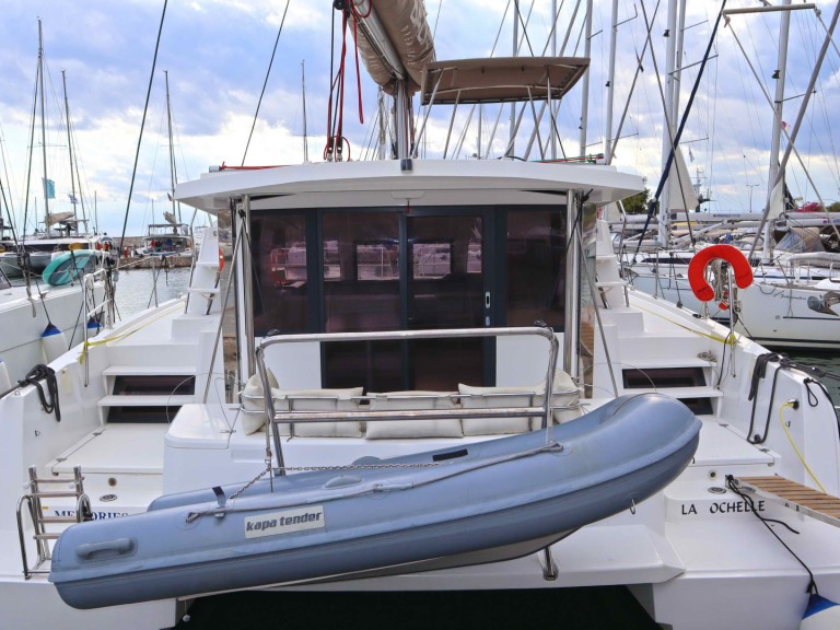 Hire Catamaran Bali with a boat licence