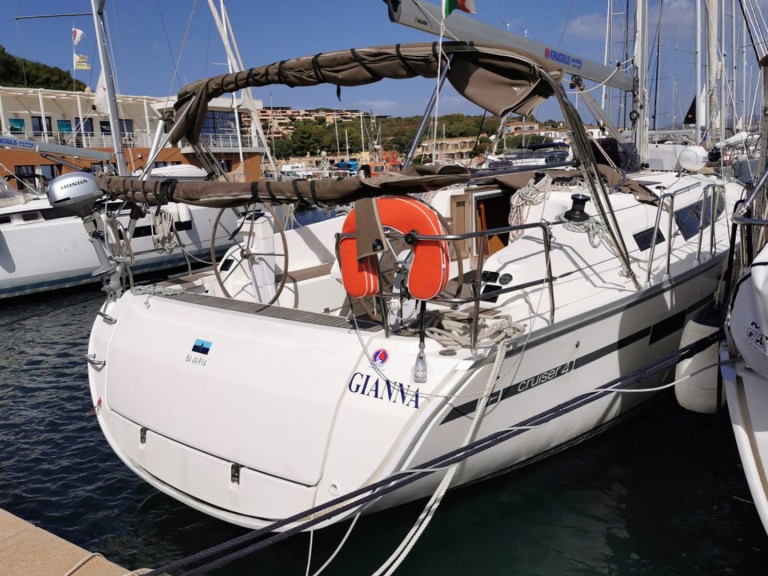 Charter a Bavaria Cruiser 41 in Punta Ala on Samboat