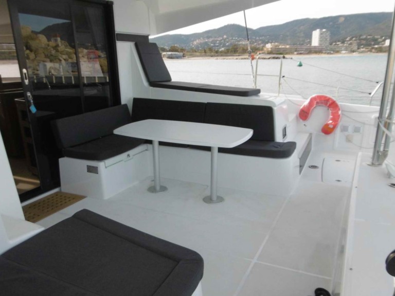 Yacht hire Bormes-les-Mimosas cheap Lagoon 42