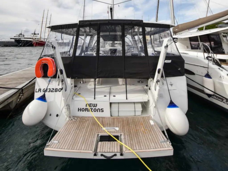 Charter a Jeanneau Sun Loft 47 in Zadar on Samboat